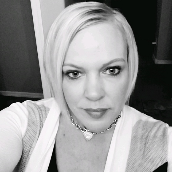 Meet your Posher, Kimberly - Picture 1 of 1